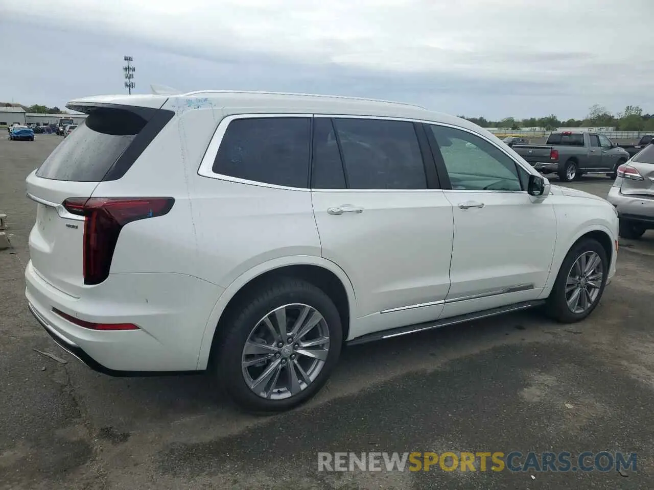 3 Photograph of a damaged car 1GYKPDRS8PZ205145 CADILLAC XT6 2023