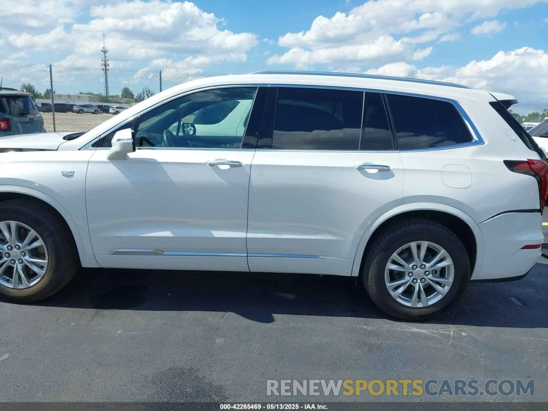 13 Фотография поврежденного автомобиля 1GYKPBR4XRZ742186 CADILLAC XT6 2024