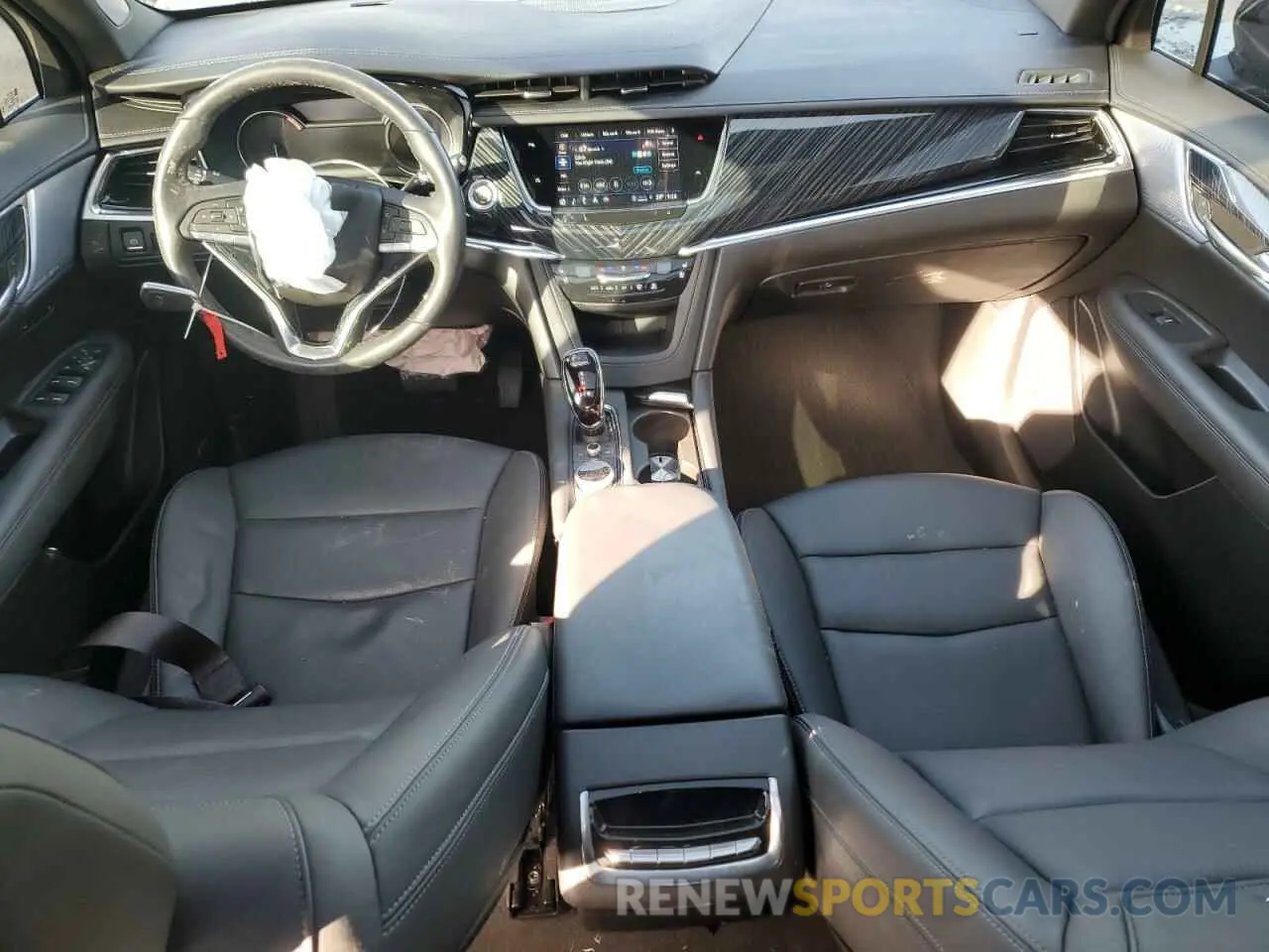 8 Photograph of a damaged car 1GYKPDRS4RZ709047 CADILLAC XT6 2024