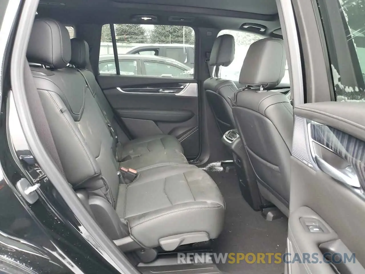 11 Photograph of a damaged car 1GYKPDRS5RZ712250 CADILLAC XT6 2024