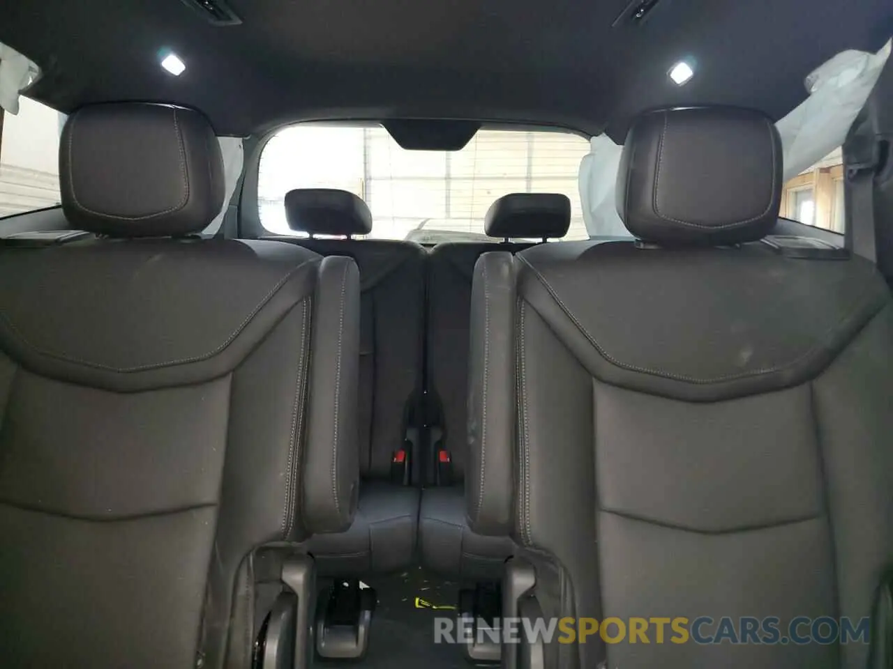 10 Photograph of a damaged car 1GYKPDRS8RZ706118 CADILLAC XT6 2024
