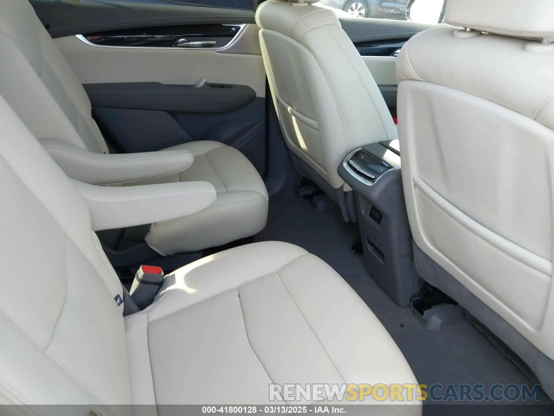 8 Photograph of a damaged car 1GYKPDRS8RZ739104 CADILLAC XT6 2024