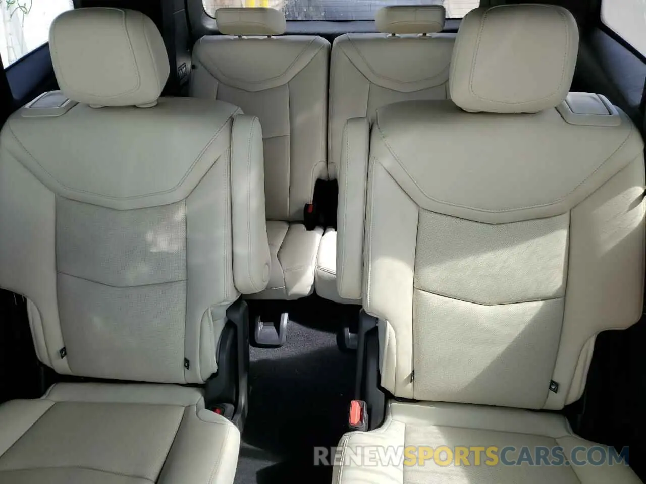 10 Photograph of a damaged car 1GYKPGRS0RZ737378 CADILLAC XT6 2024