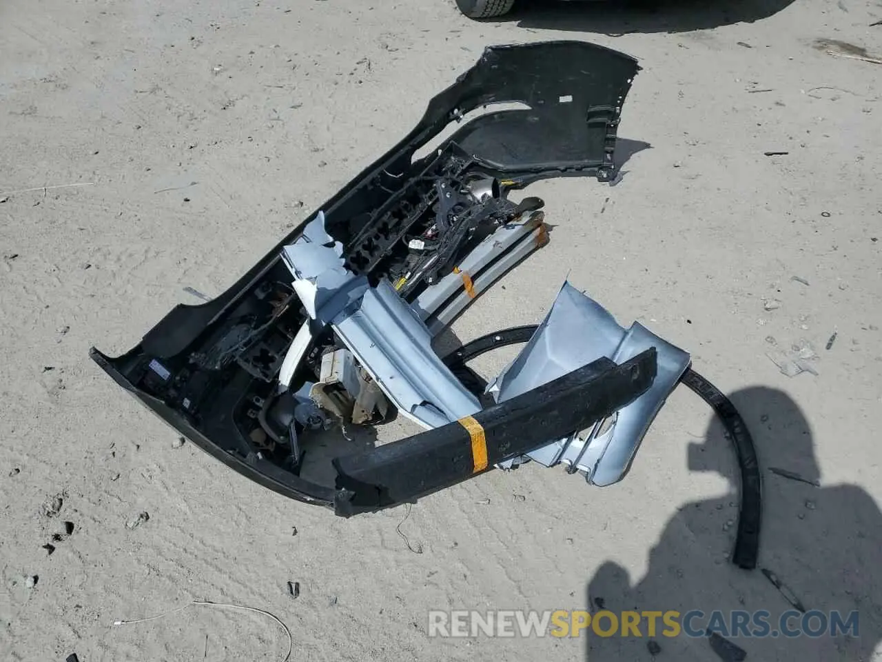15 Photograph of a damaged car 1GYKPGRS6RZ749292 CADILLAC XT6 2024