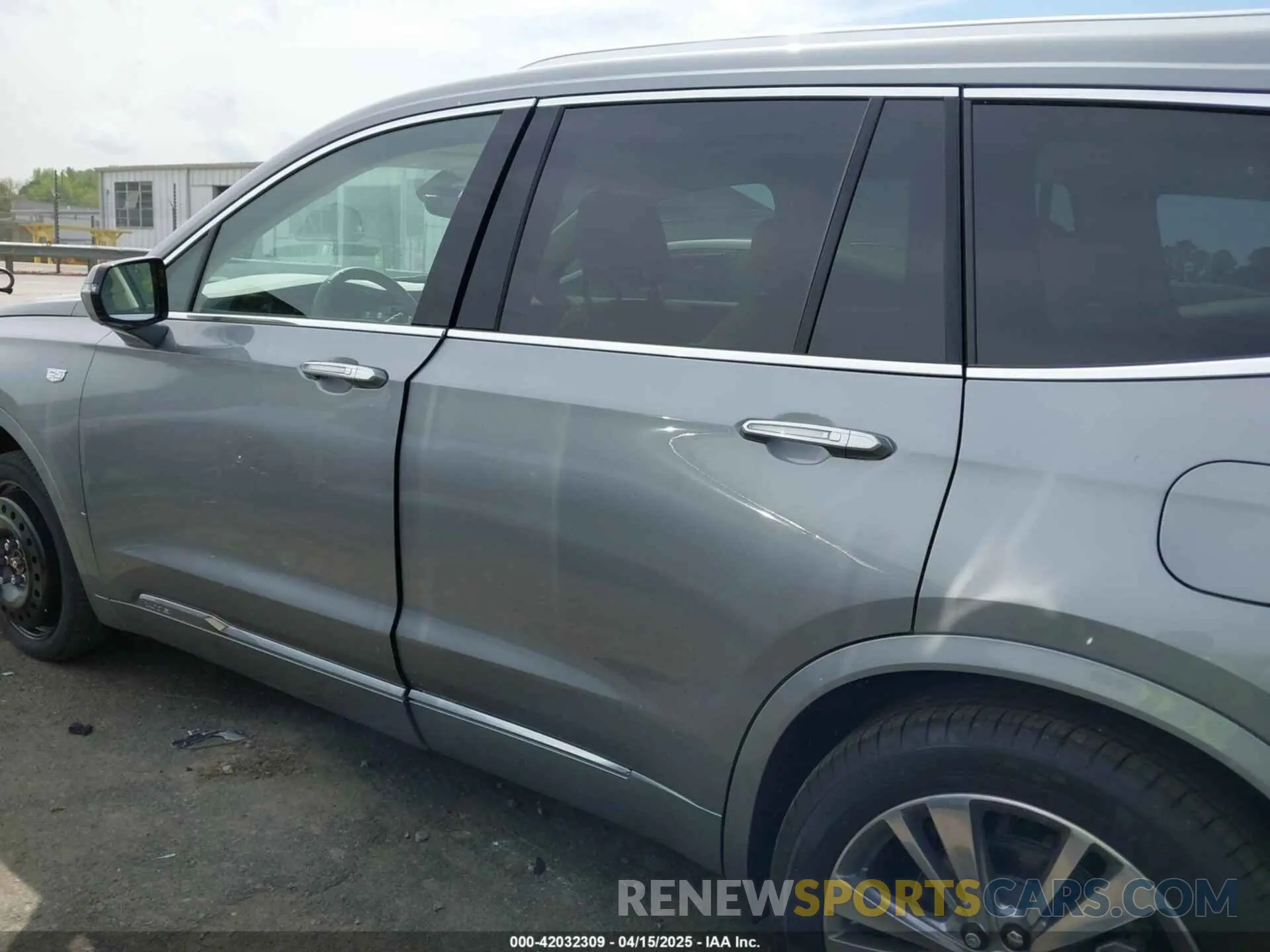 14 Photograph of a damaged car 1GYKPCRS4SZ129832 CADILLAC XT6 2025