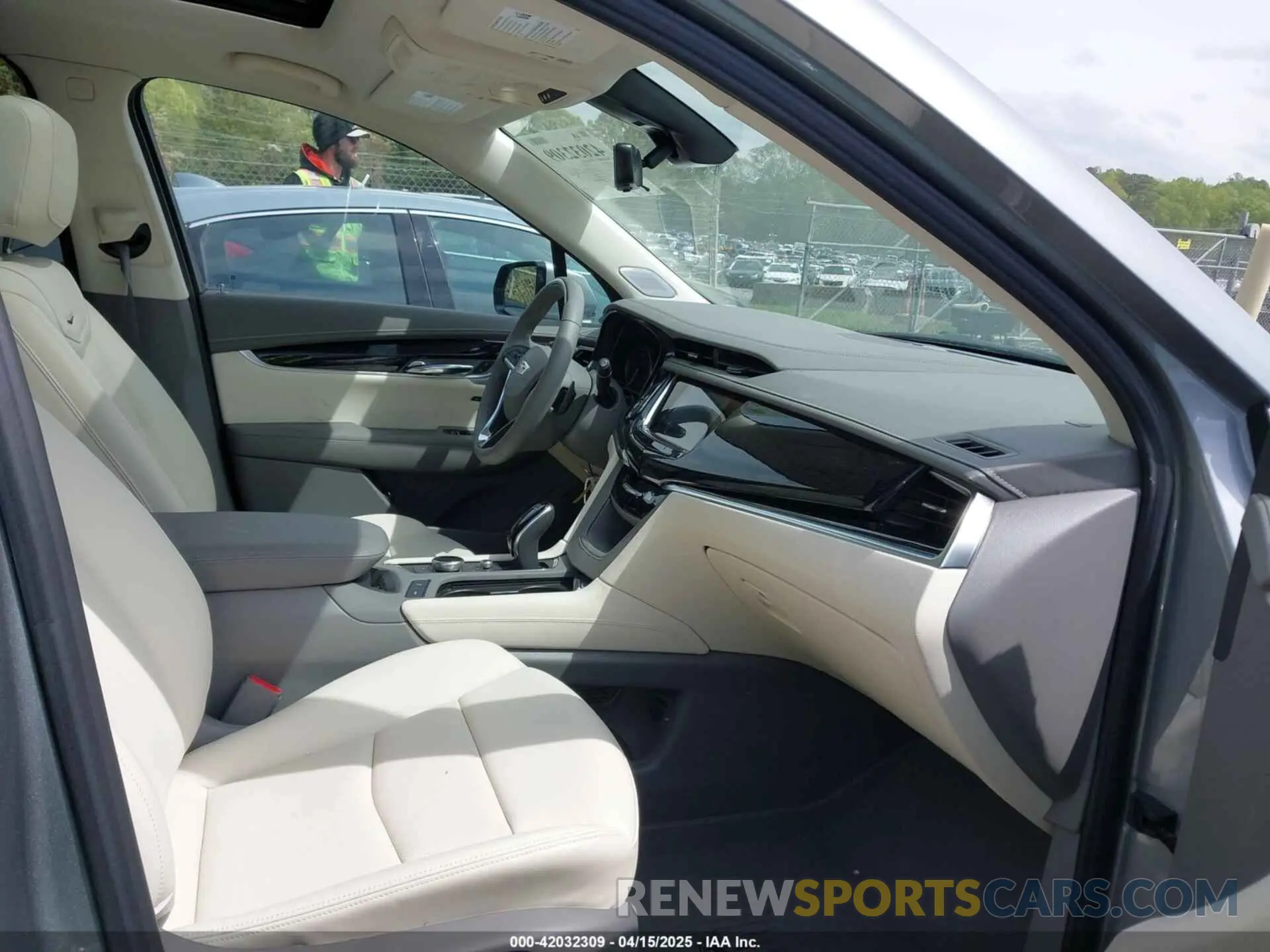 5 Photograph of a damaged car 1GYKPCRS4SZ129832 CADILLAC XT6 2025