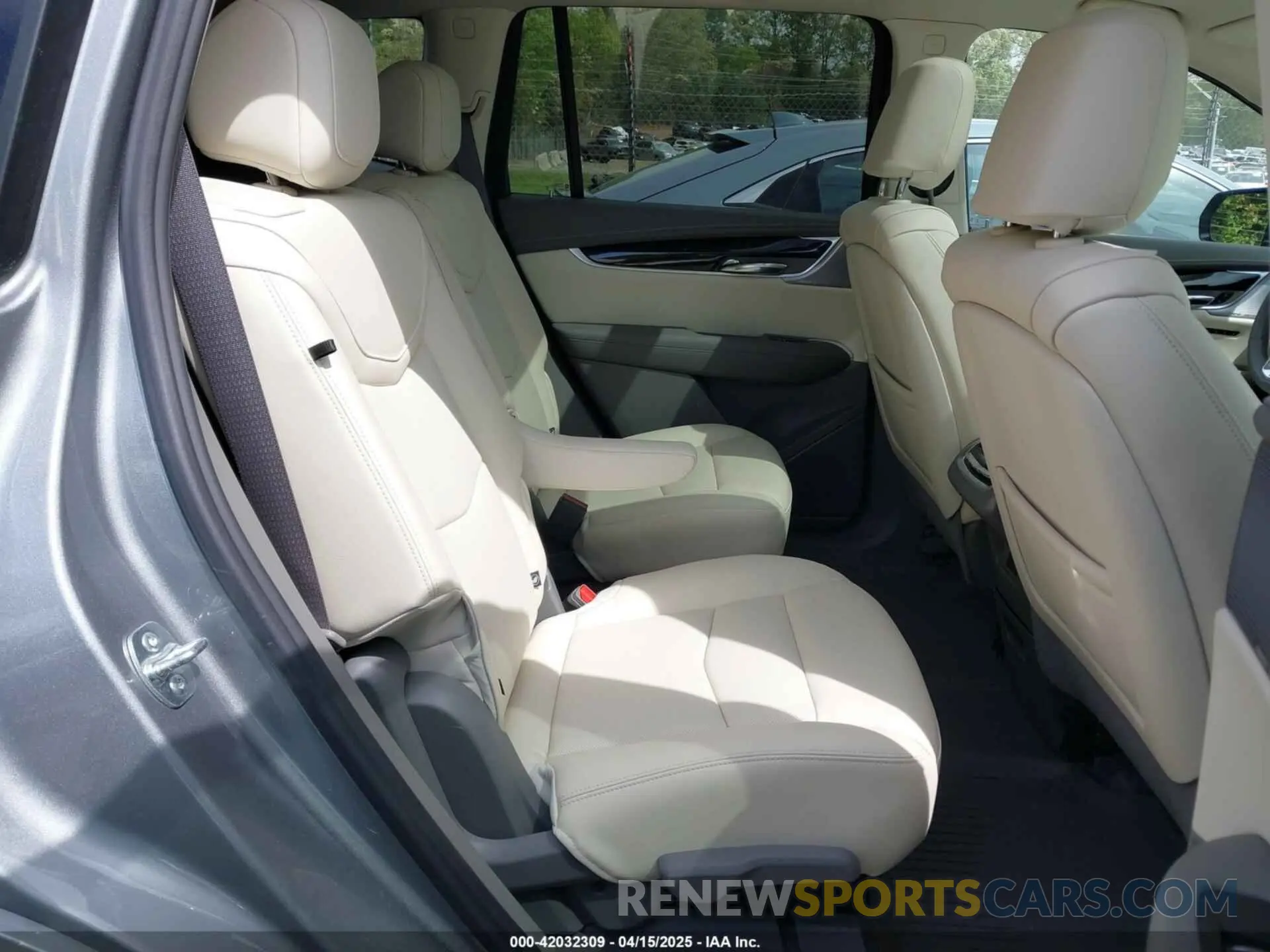 8 Photograph of a damaged car 1GYKPCRS4SZ129832 CADILLAC XT6 2025