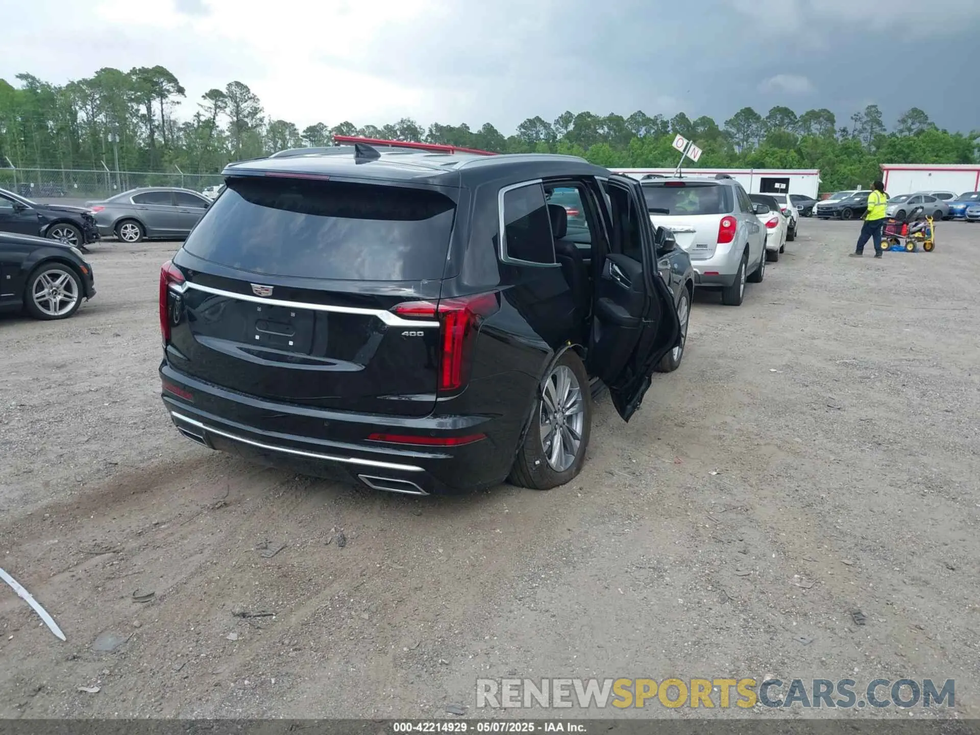 4 Фотография поврежденного автомобиля 1GYKPCRS7SZ121871 CADILLAC XT6 2025