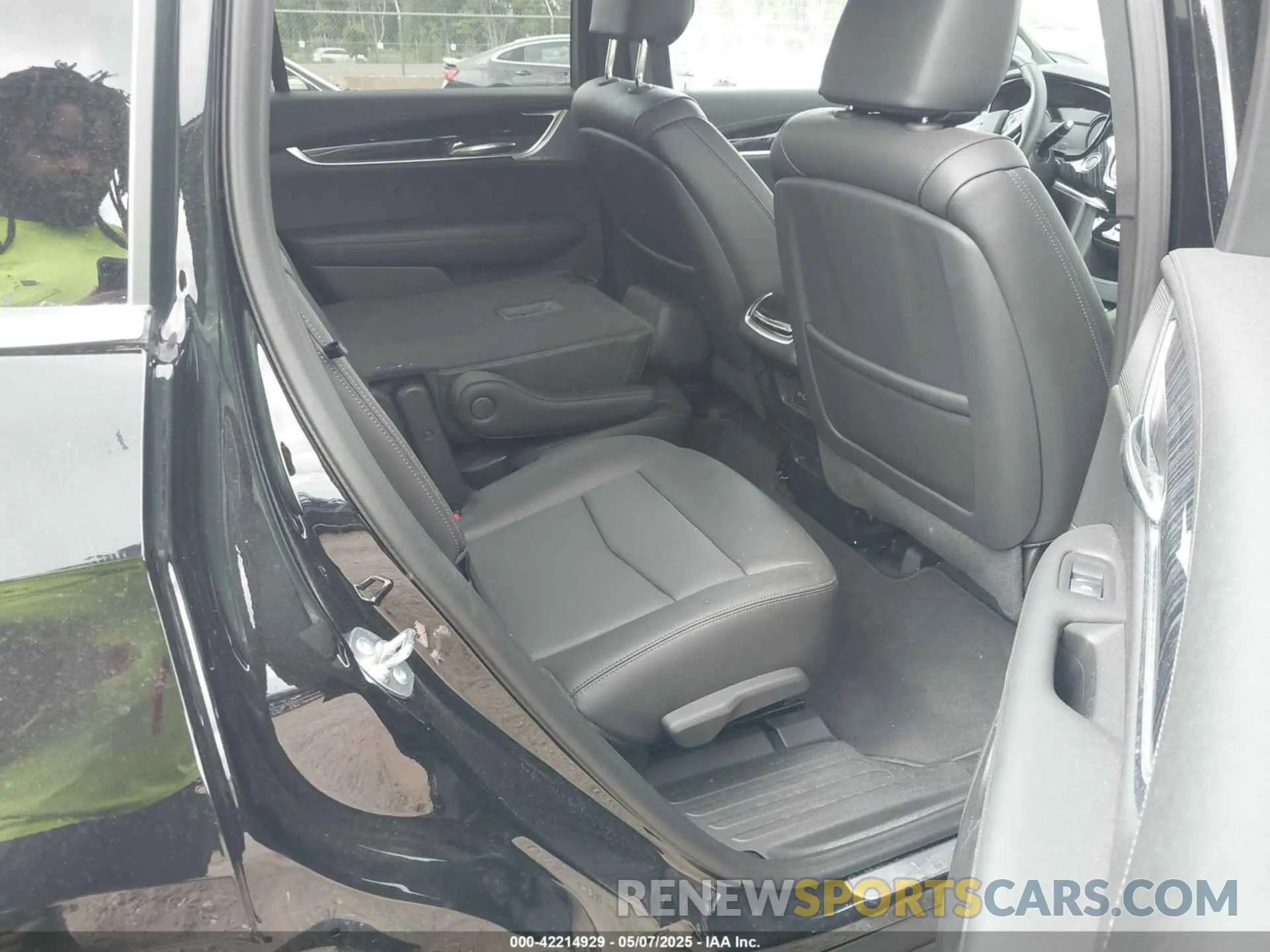 8 Фотография поврежденного автомобиля 1GYKPCRS7SZ121871 CADILLAC XT6 2025