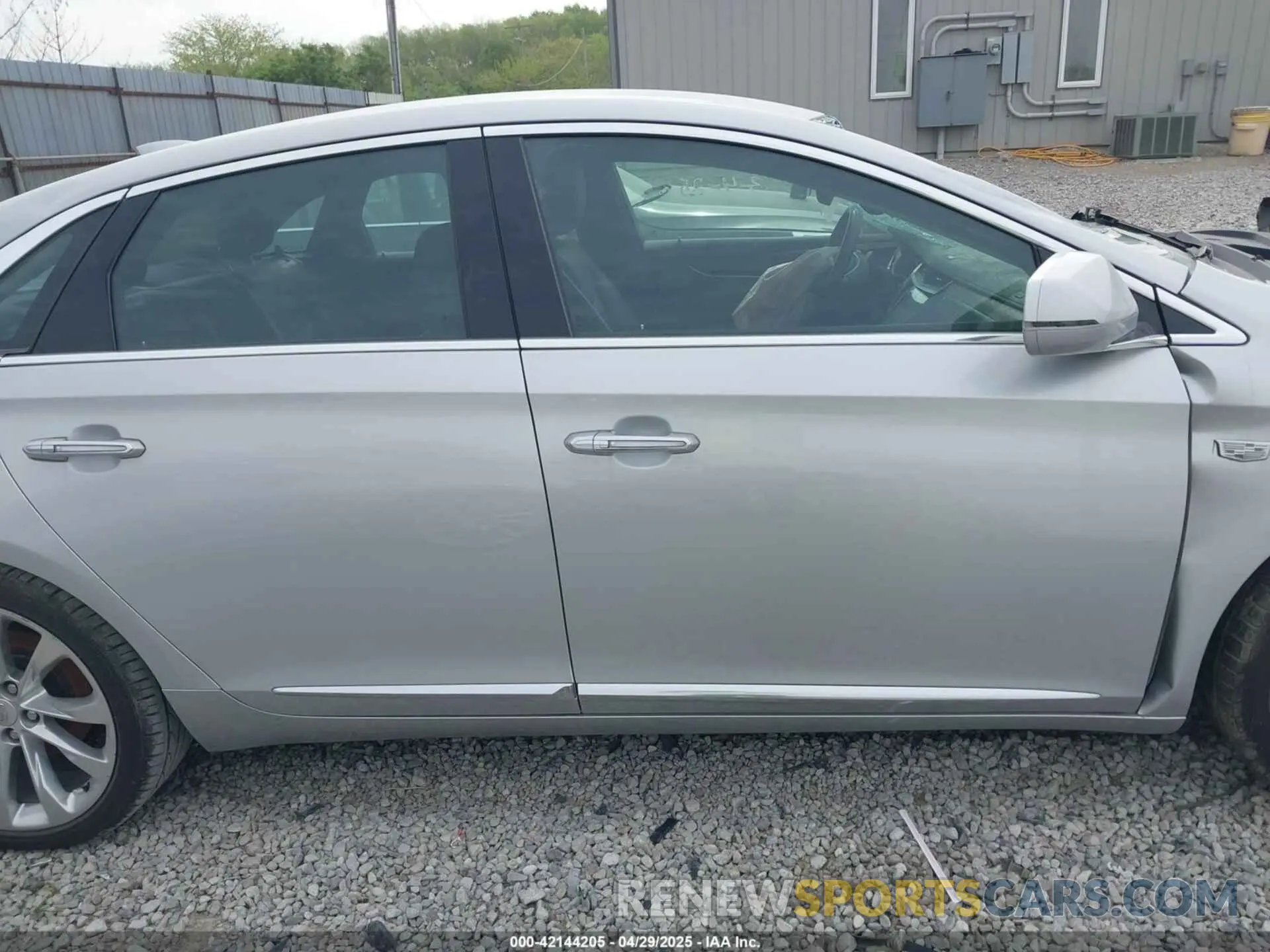 13 Photograph of a damaged car 2G61M5S31K9137814 CADILLAC XTS 2019