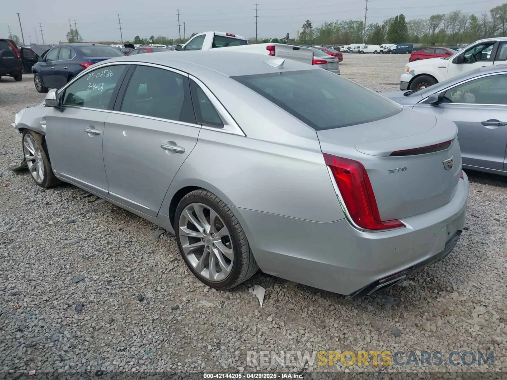 3 Photograph of a damaged car 2G61M5S31K9137814 CADILLAC XTS 2019