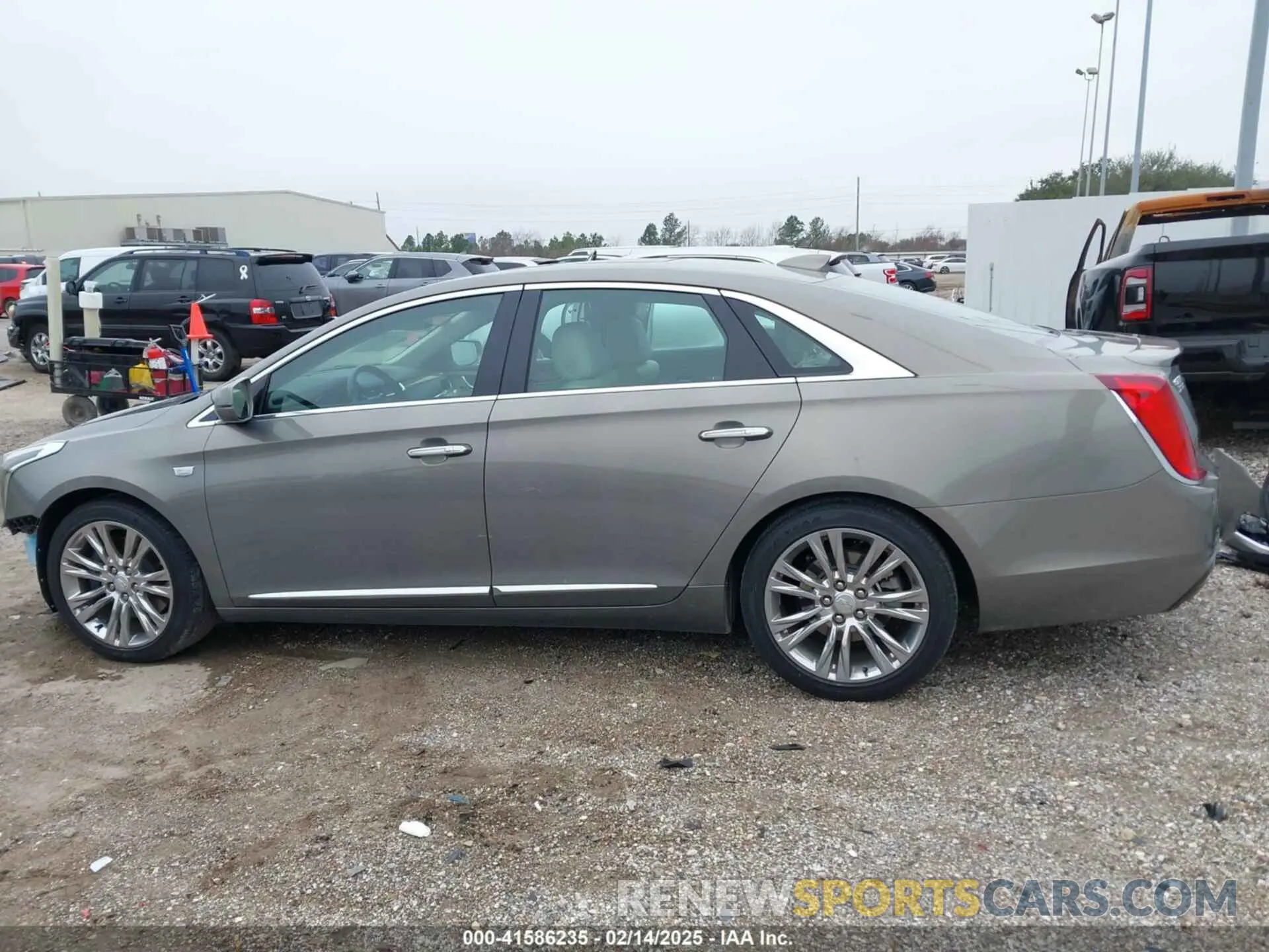 15 Photograph of a damaged car 2G61M5S32K9128829 CADILLAC XTS 2019