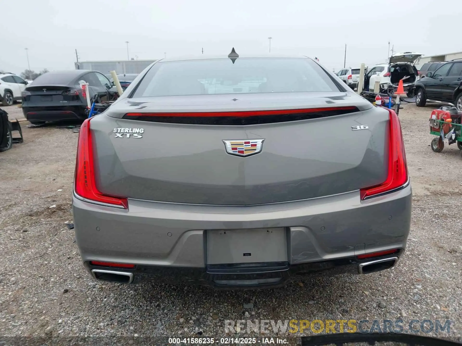 17 Photograph of a damaged car 2G61M5S32K9128829 CADILLAC XTS 2019