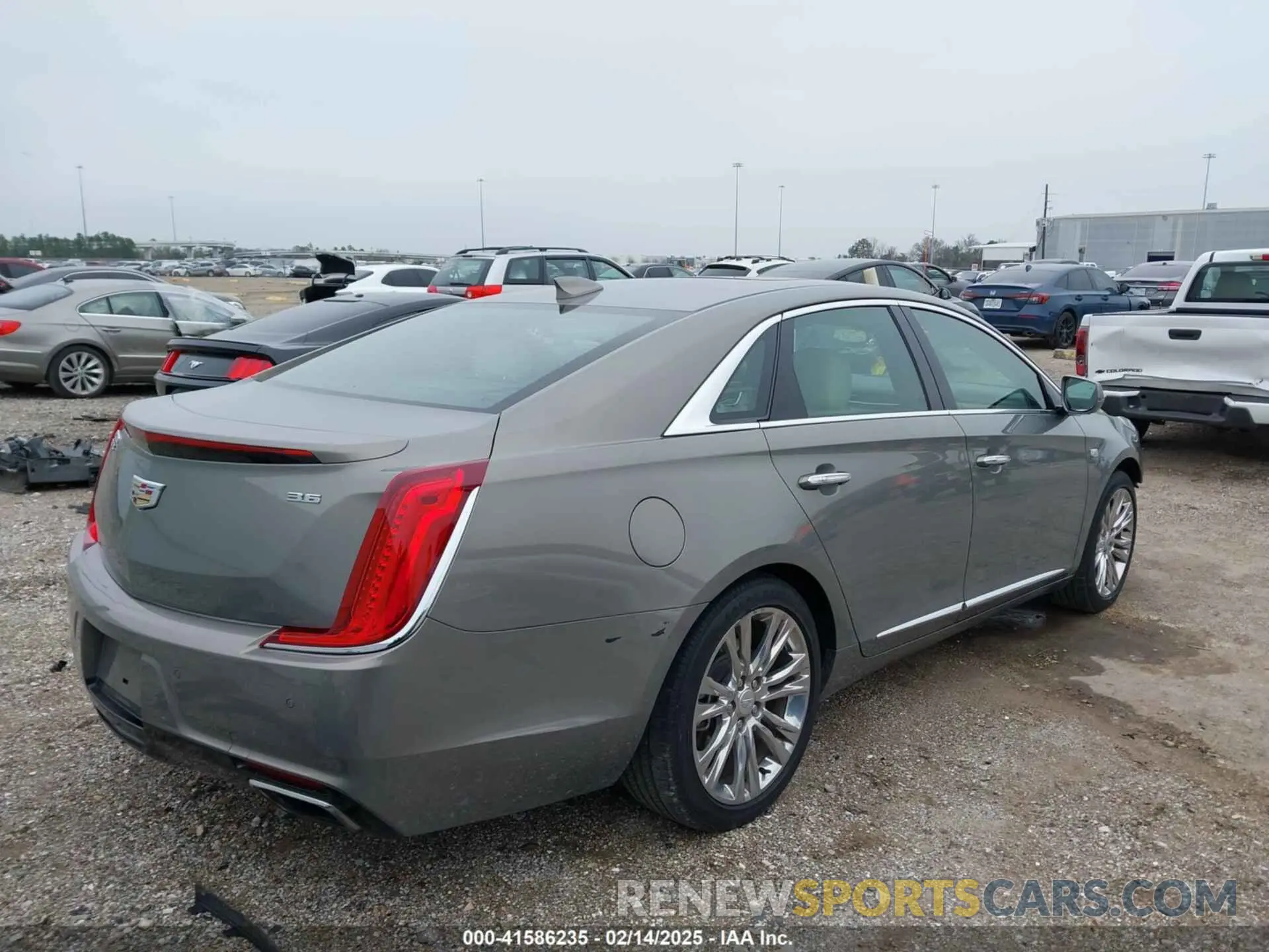 4 Photograph of a damaged car 2G61M5S32K9128829 CADILLAC XTS 2019