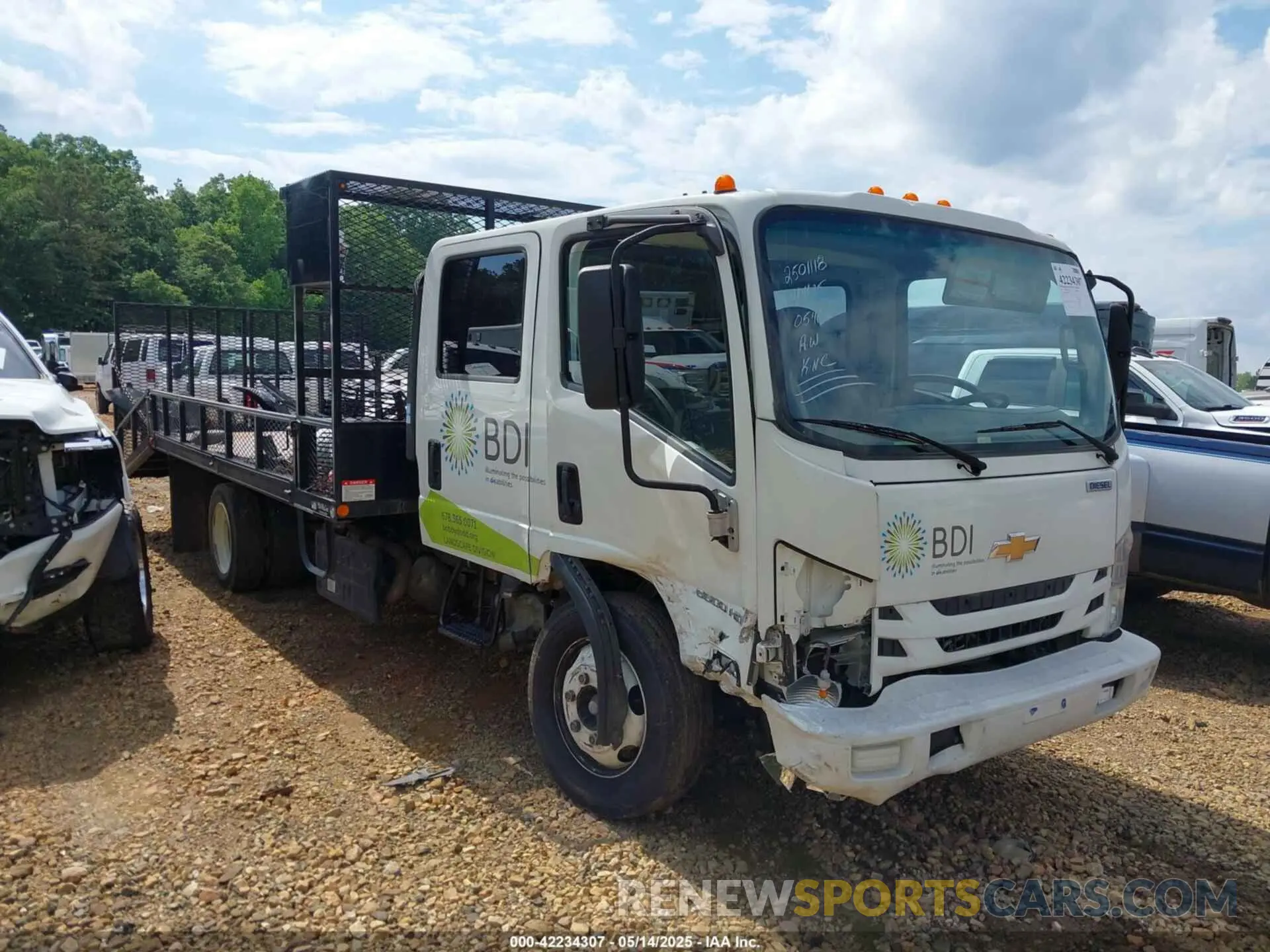 13 Photograph of a damaged car JALEEJ162L7900540 CHEVROLET 5500HD LCF DIESEL 2020