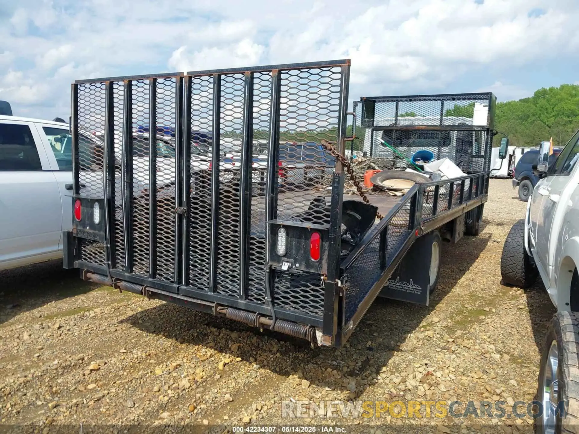 4 Photograph of a damaged car JALEEJ162L7900540 CHEVROLET 5500HD LCF DIESEL 2020