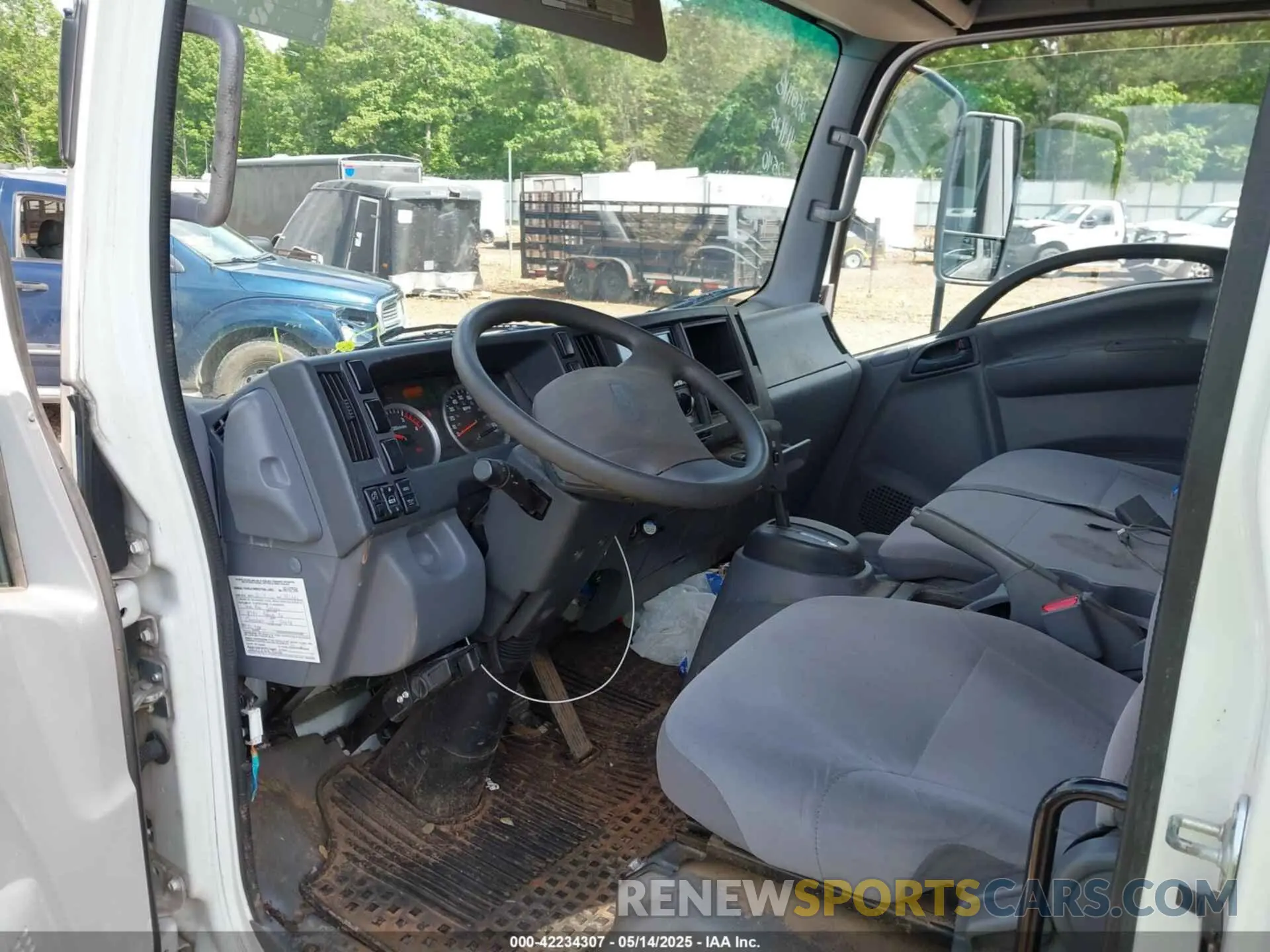 6 Photograph of a damaged car JALEEJ162L7900540 CHEVROLET 5500HD LCF DIESEL 2020
