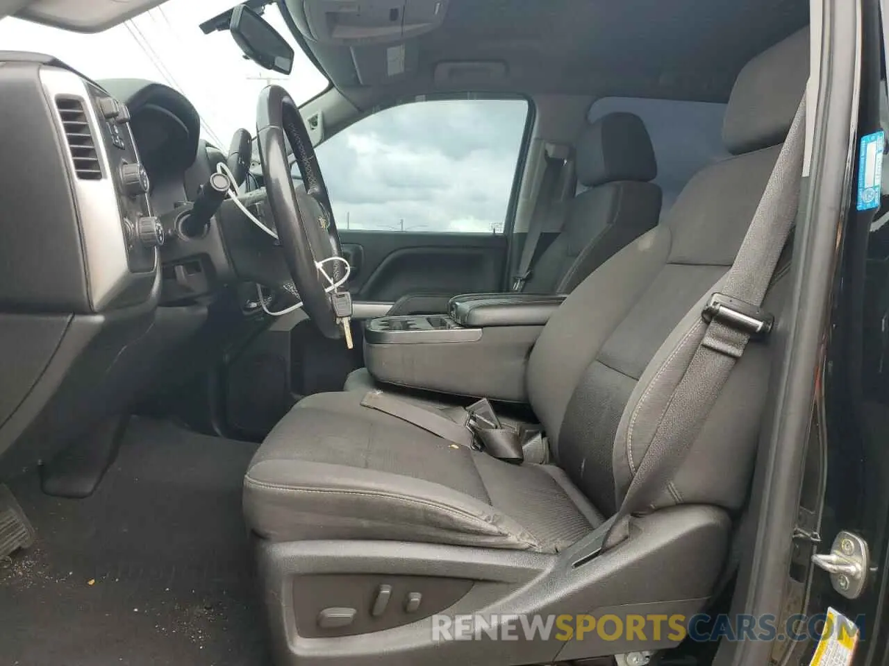 7 Photograph of a damaged car 1GC1KSEG5KF118609 CHEVROLET ALL Models 2019