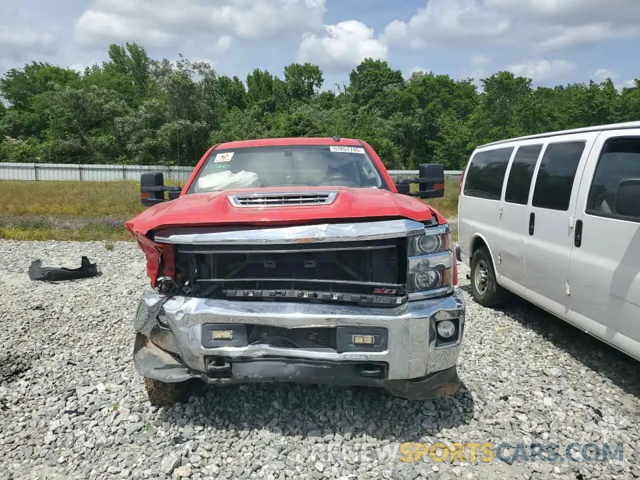 5 Photograph of a damaged car 1GC1KSEY4KF274049 CHEVROLET ALL Models 2019