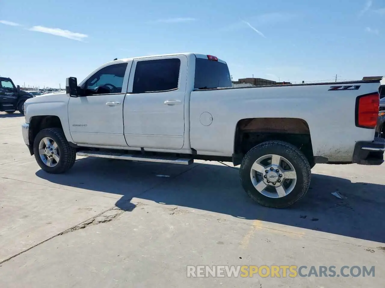 2 Фотография поврежденного автомобиля 1GC1KSEY6KF114271 CHEVROLET ALL Models 2019