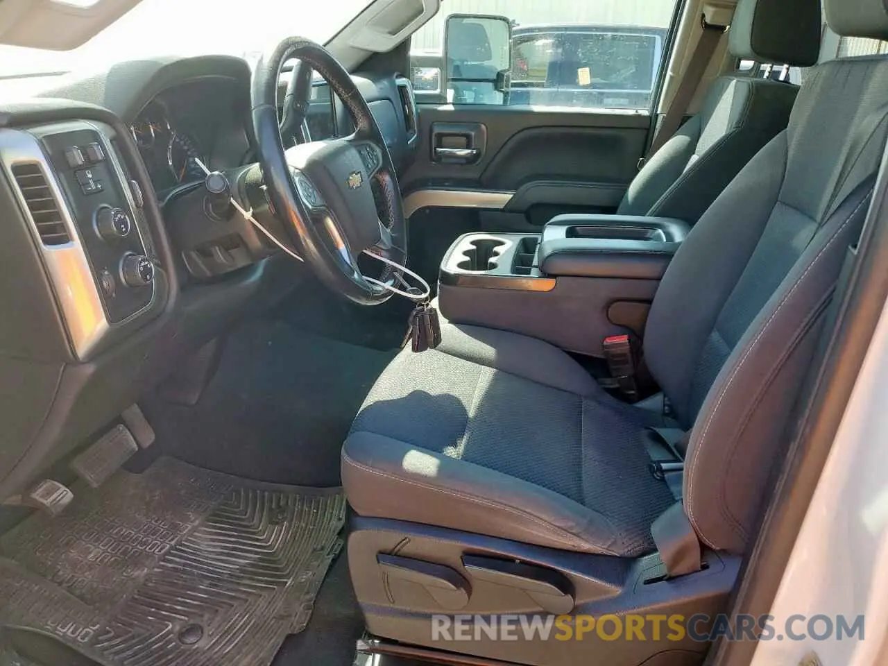7 Photograph of a damaged car 1GC1KSEY6KF260119 CHEVROLET ALL Models 2019