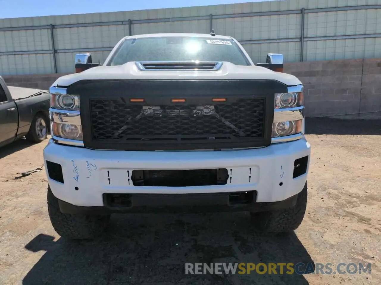 5 Photograph of a damaged car 1GC1KTEY1KF114295 CHEVROLET ALL Models 2019