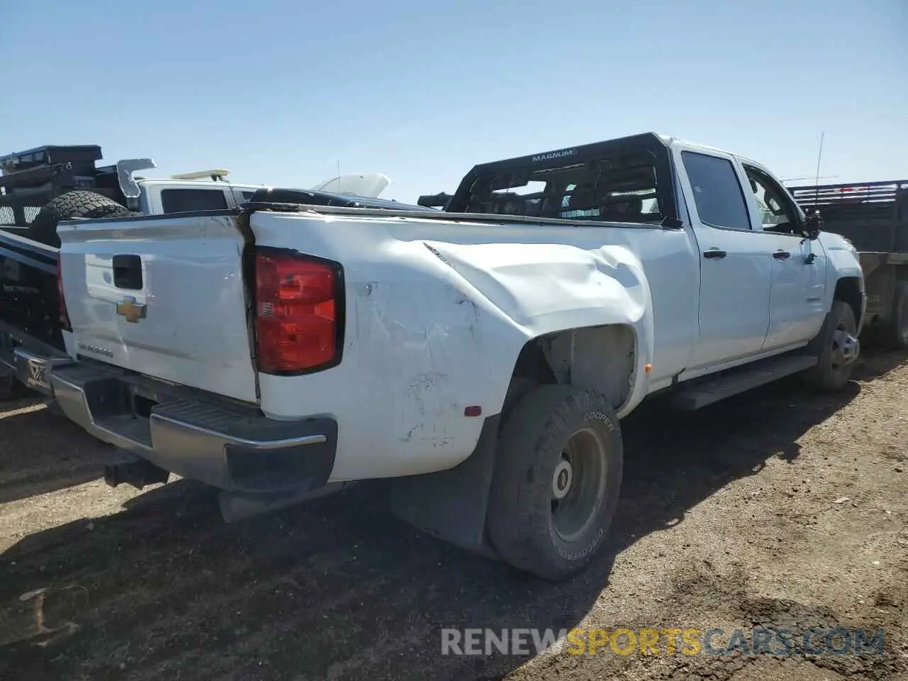 3 Фотография поврежденного автомобиля 1GC4KVCY1KF162214 CHEVROLET ALL Models 2019