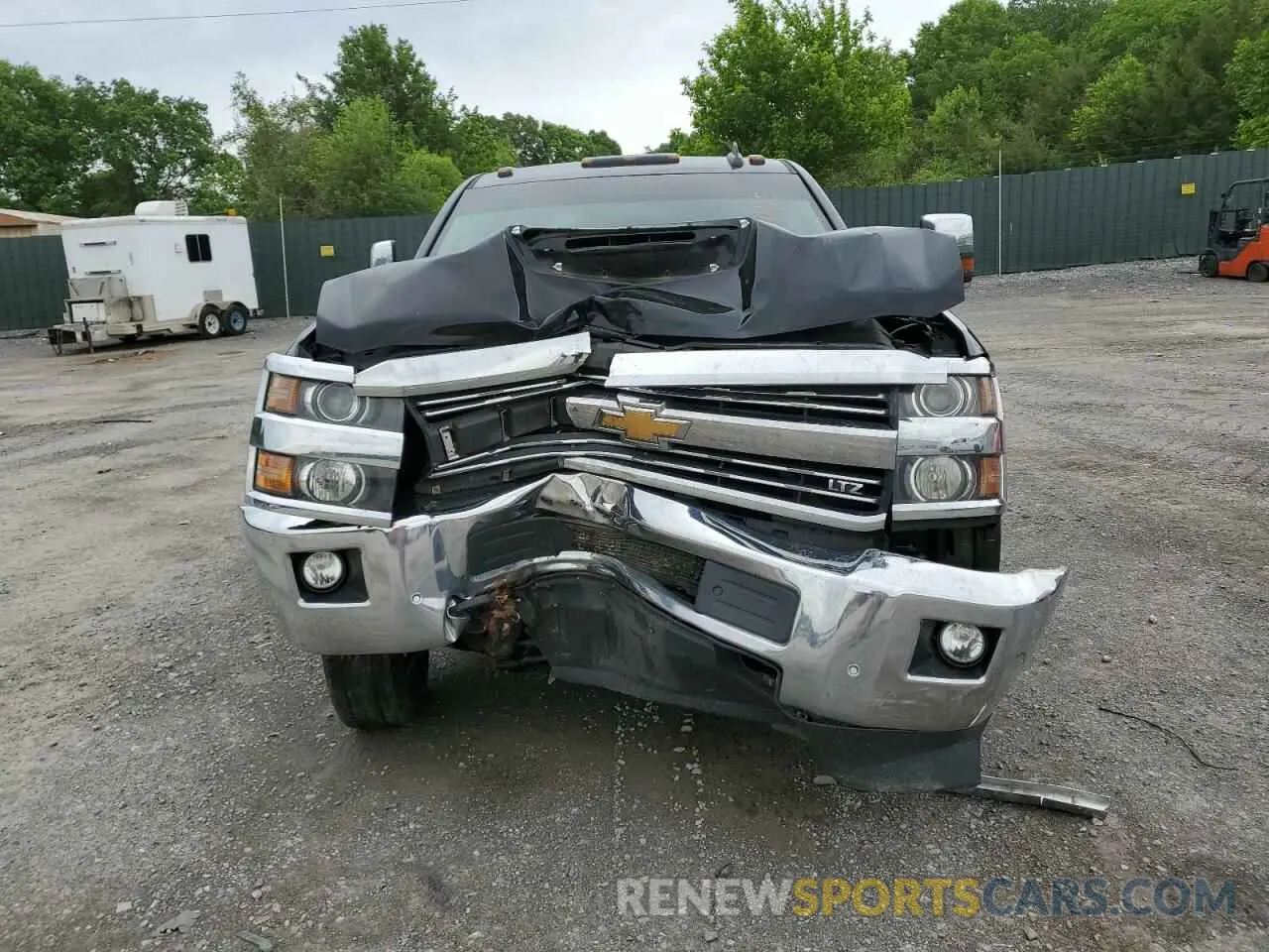 5 Photograph of a damaged car 1GC4KXCY5KF235175 CHEVROLET ALL Models 2019