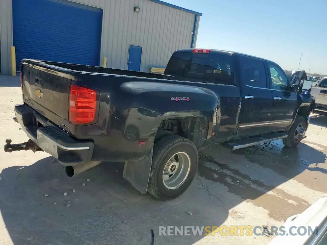 3 Photograph of a damaged car 1GC4KXEY3KF128865 CHEVROLET ALL Models 2019