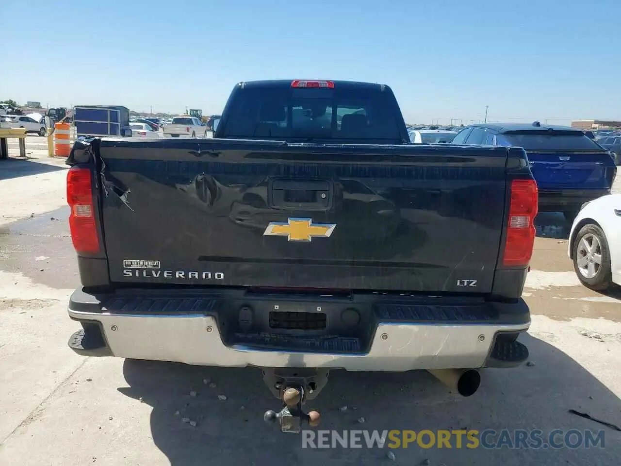 6 Photograph of a damaged car 1GC4KXEY3KF128865 CHEVROLET ALL Models 2019