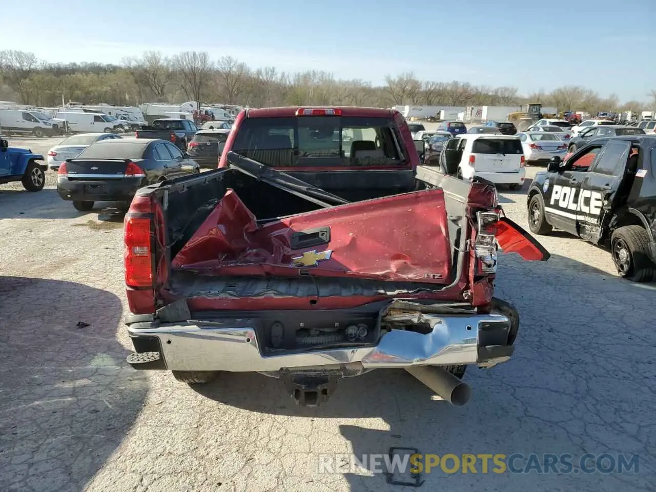 6 Photograph of a damaged car 1GC4KXEY4KF195894 CHEVROLET ALL Models 2019