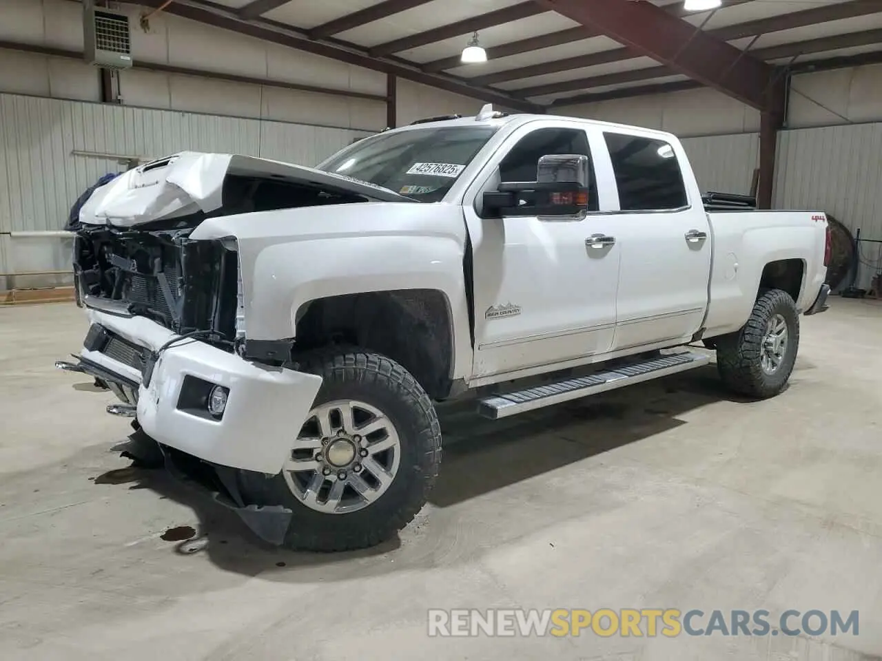 1 Photograph of a damaged car 1GC4KYEY1KF165015 CHEVROLET ALL Models 2019