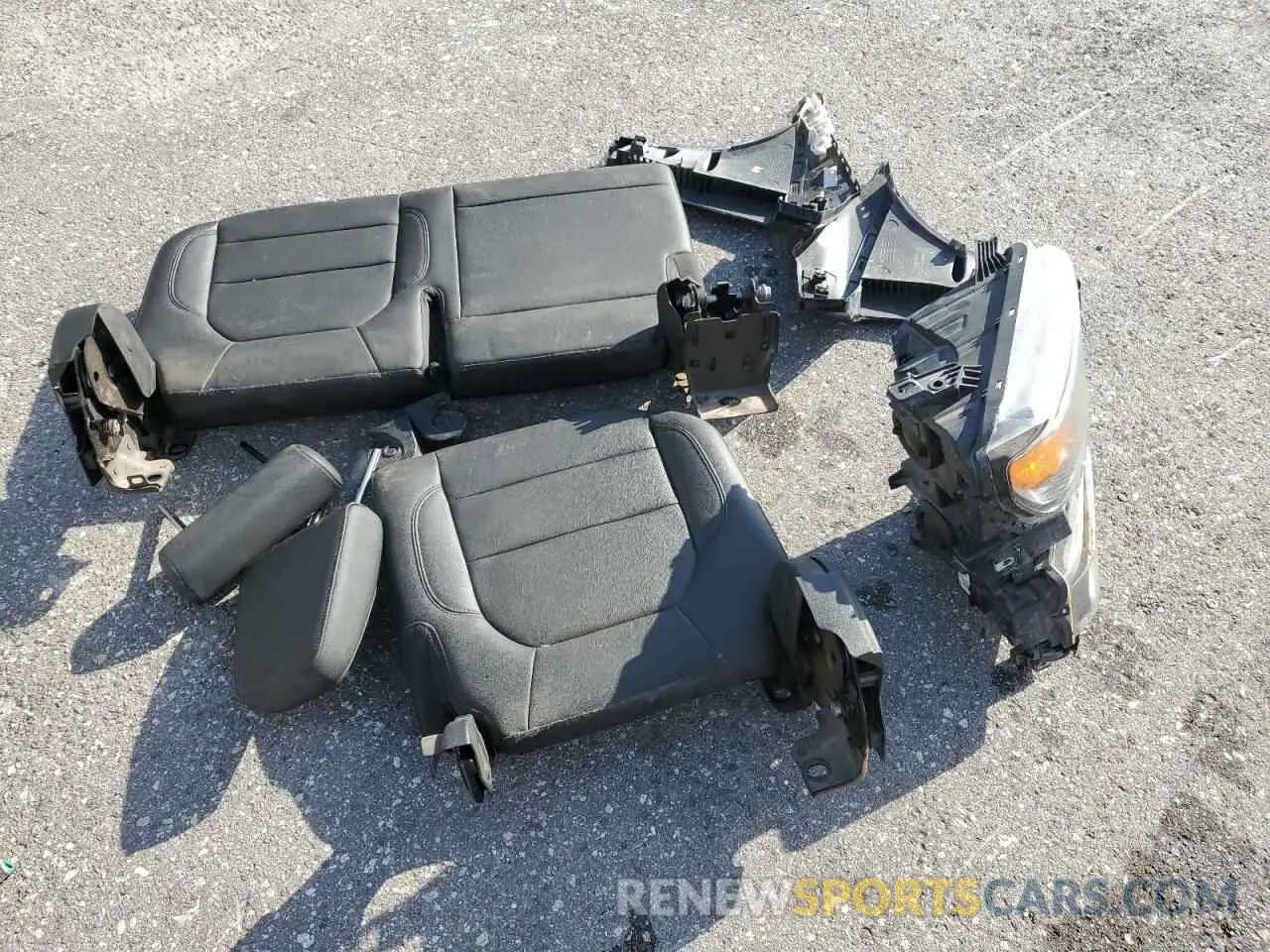 12 Фотография поврежденного автомобиля 1GCRWAEH1KZ323028 CHEVROLET ALL Models 2019