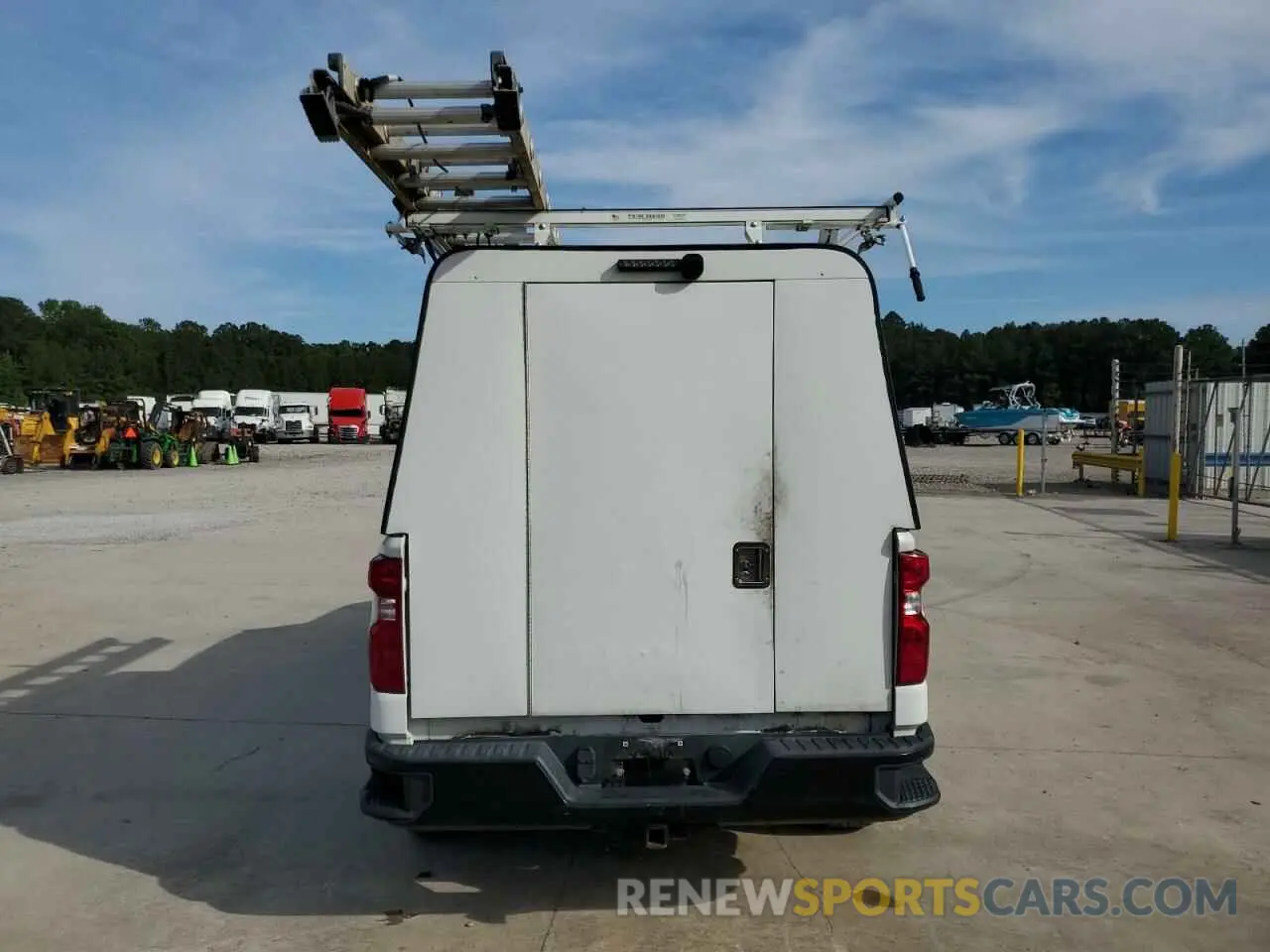 6 Photograph of a damaged car 1GCRWAEH4KZ283768 CHEVROLET ALL Models 2019