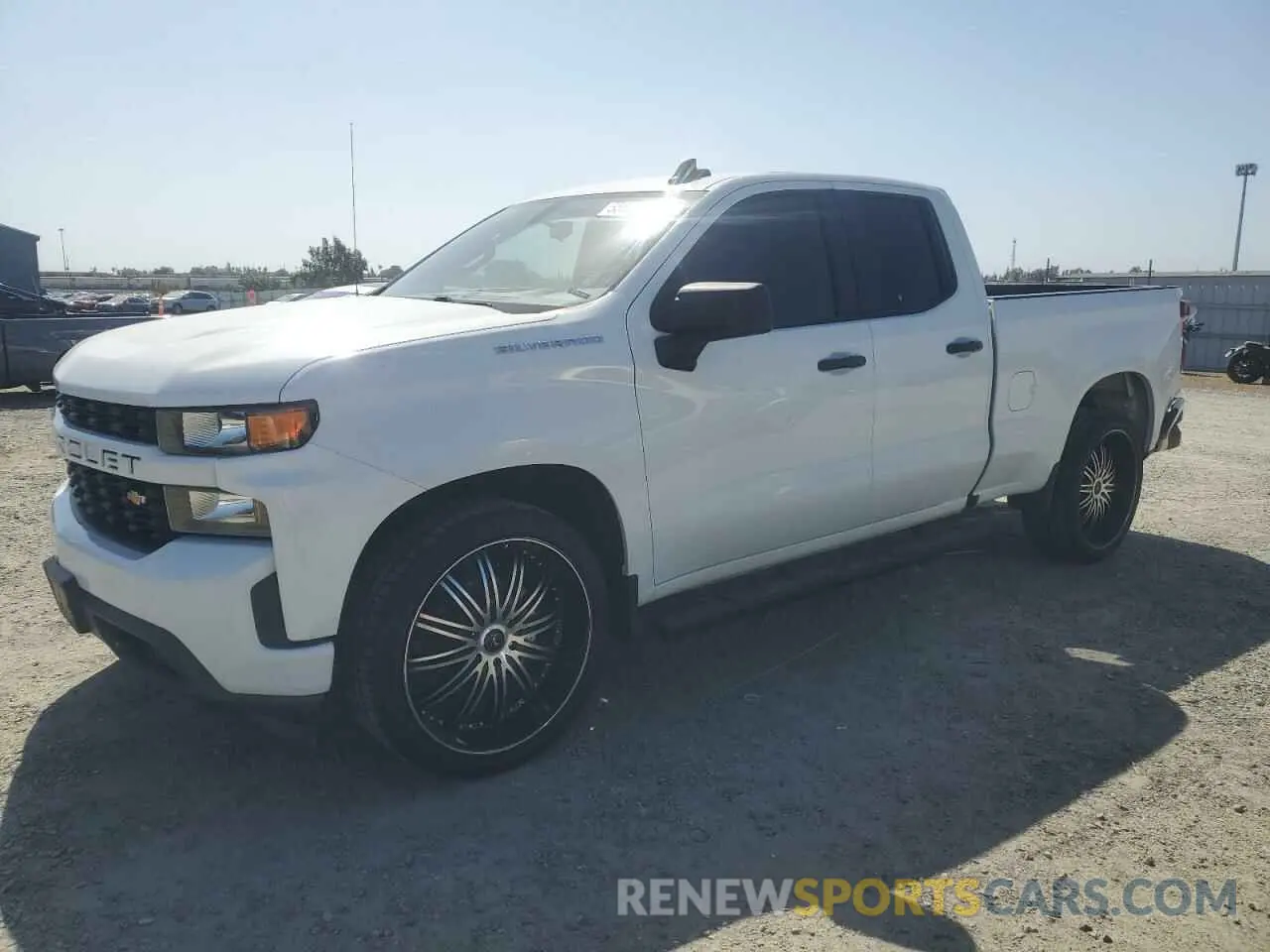1 Фотография поврежденного автомобиля 1GCRWBEH0KZ237750 CHEVROLET ALL Models 2019