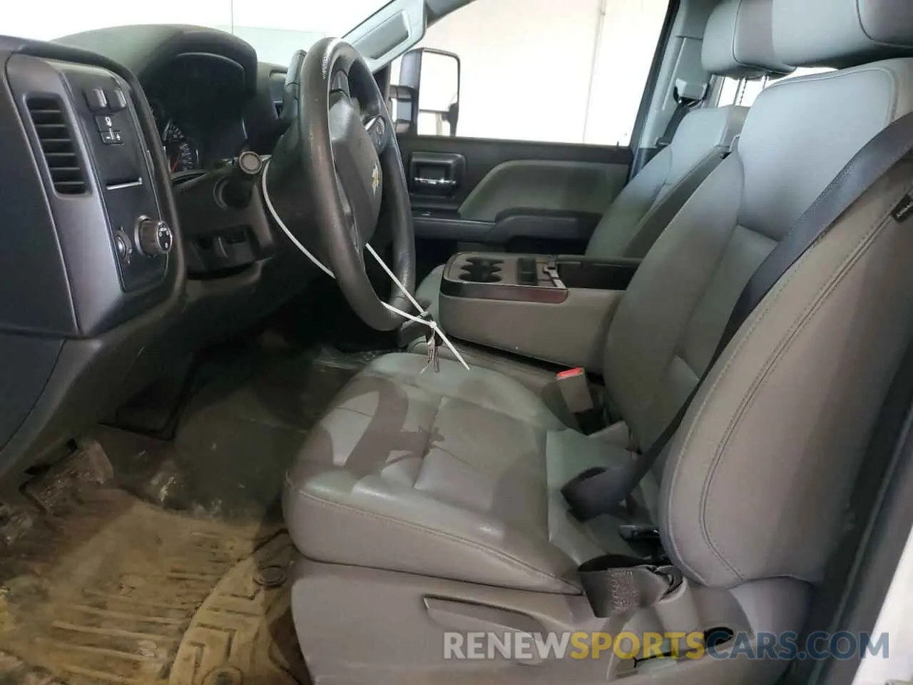 7 Photograph of a damaged car 2GC2CREG6K1231857 CHEVROLET ALL Models 2019