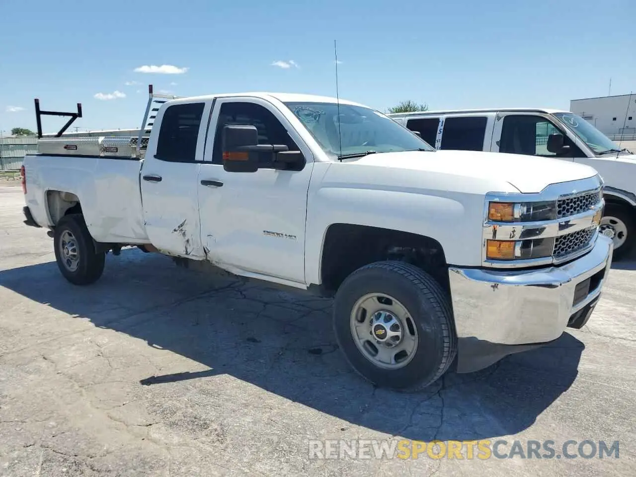 4 Photograph of a damaged car 2GC2CREG8K1134028 CHEVROLET ALL Models 2019
