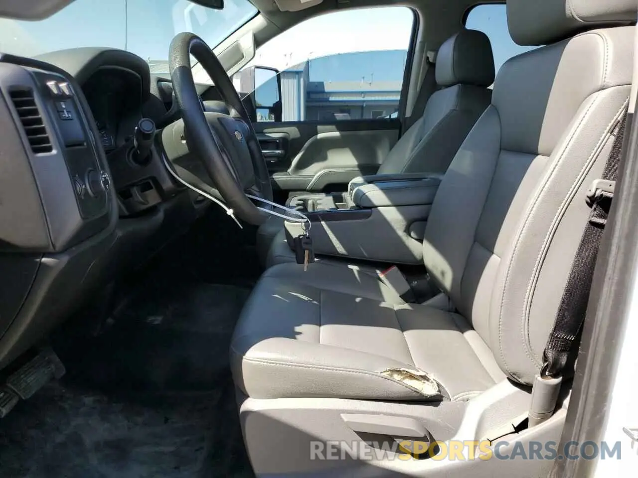 7 Photograph of a damaged car 2GC2CREG8K1134028 CHEVROLET ALL Models 2019