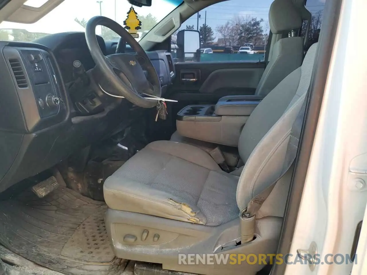7 Photograph of a damaged car 2GC2KREG0K1111605 CHEVROLET ALL Models 2019