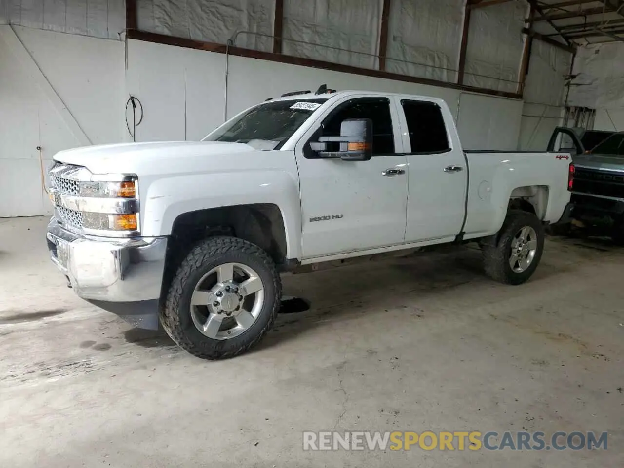 1 Фотография поврежденного автомобиля 2GC2KREG0K1216869 CHEVROLET ALL Models 2019