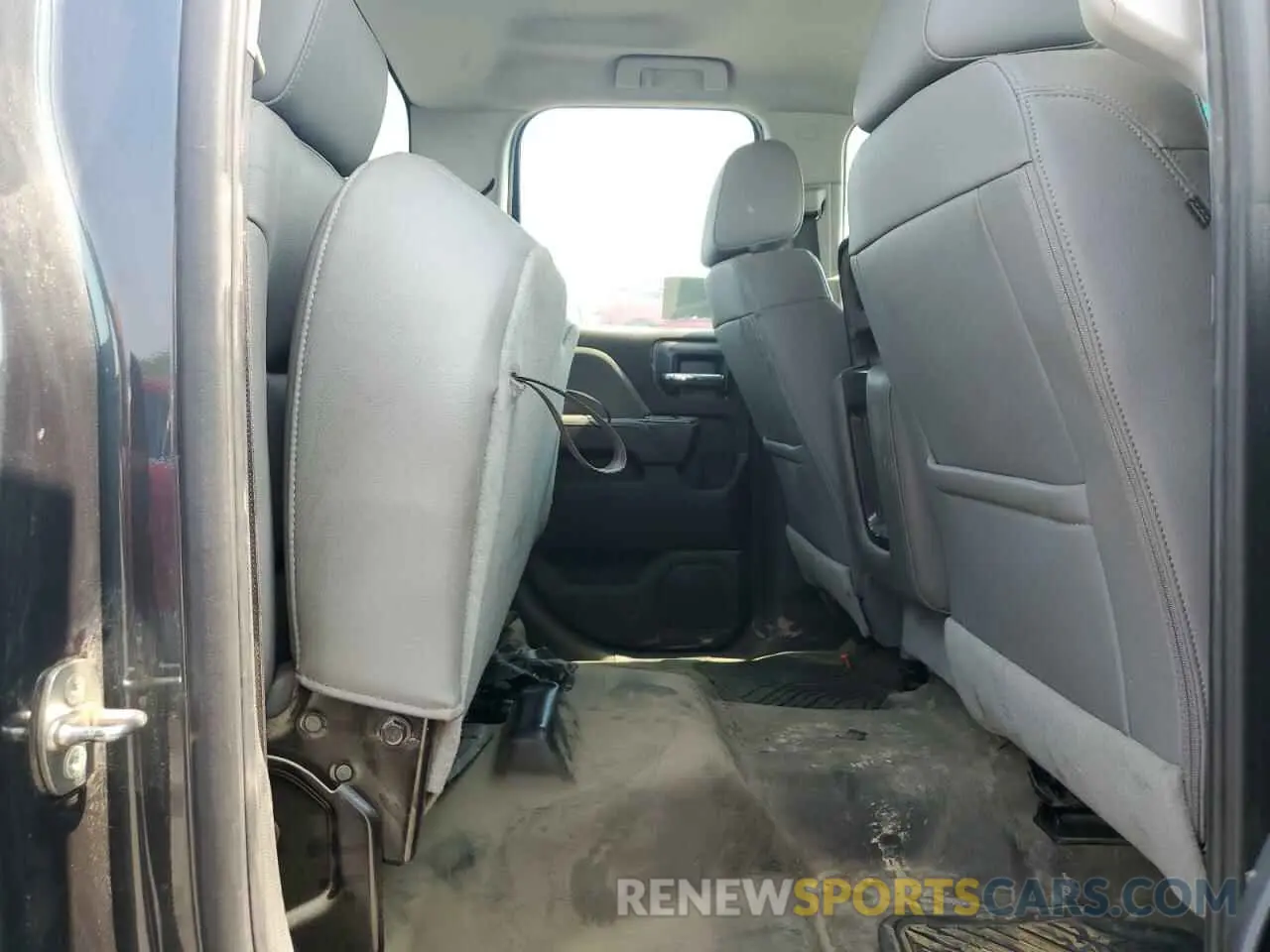 10 Photograph of a damaged car 2GC2KREG9K1181801 CHEVROLET ALL Models 2019