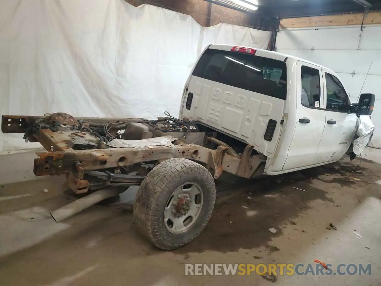 3 Photograph of a damaged car 2GC2KREGXK1128458 CHEVROLET ALL Models 2019