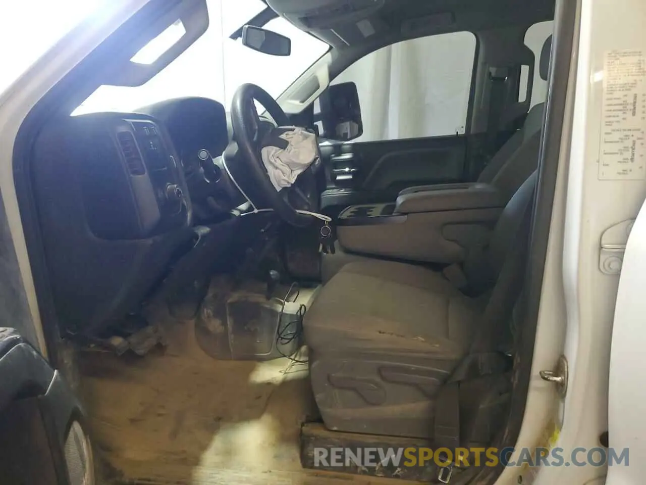 7 Photograph of a damaged car 2GC2KREGXK1128458 CHEVROLET ALL Models 2019