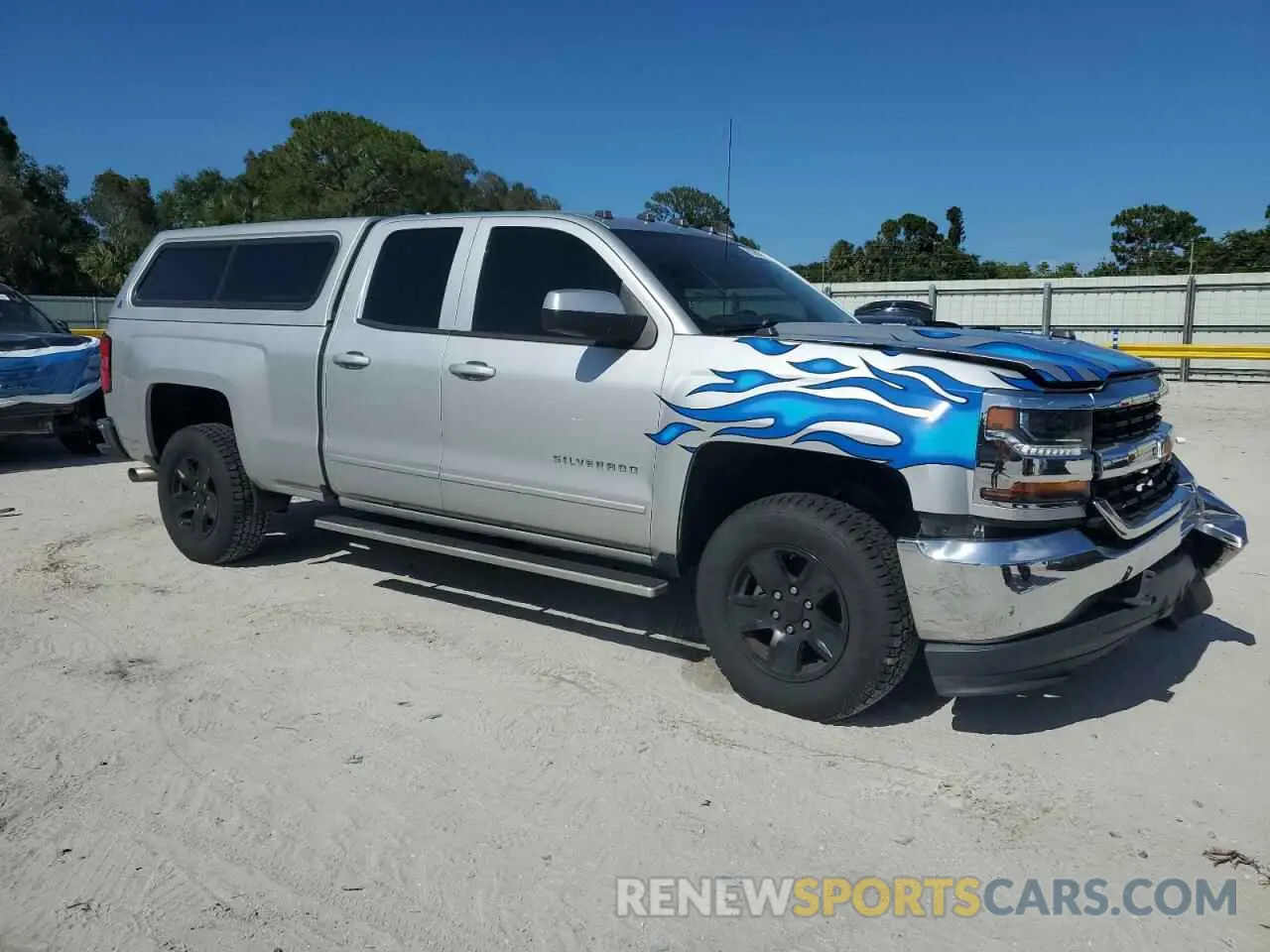 4 Photograph of a damaged car 2GCRCPEC0K1153561 CHEVROLET ALL Models 2019