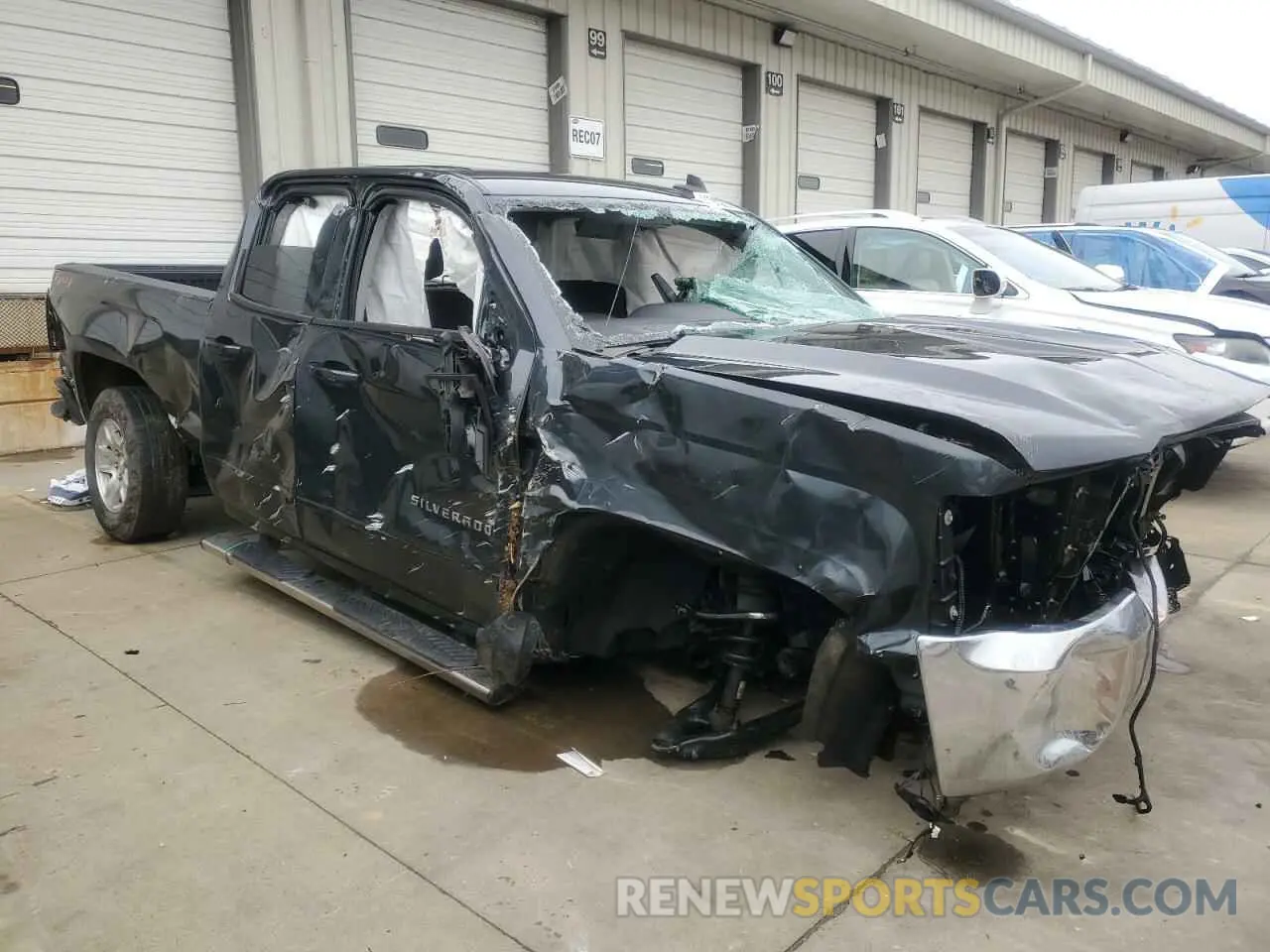 4 Photograph of a damaged car 2GCVKPEC4K1122623 CHEVROLET ALL Models 2019