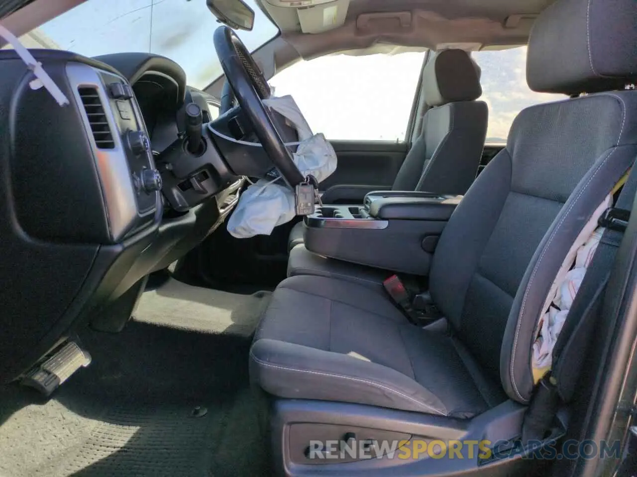 7 Photograph of a damaged car 2GCVKPEC6K1185996 CHEVROLET ALL Models 2019