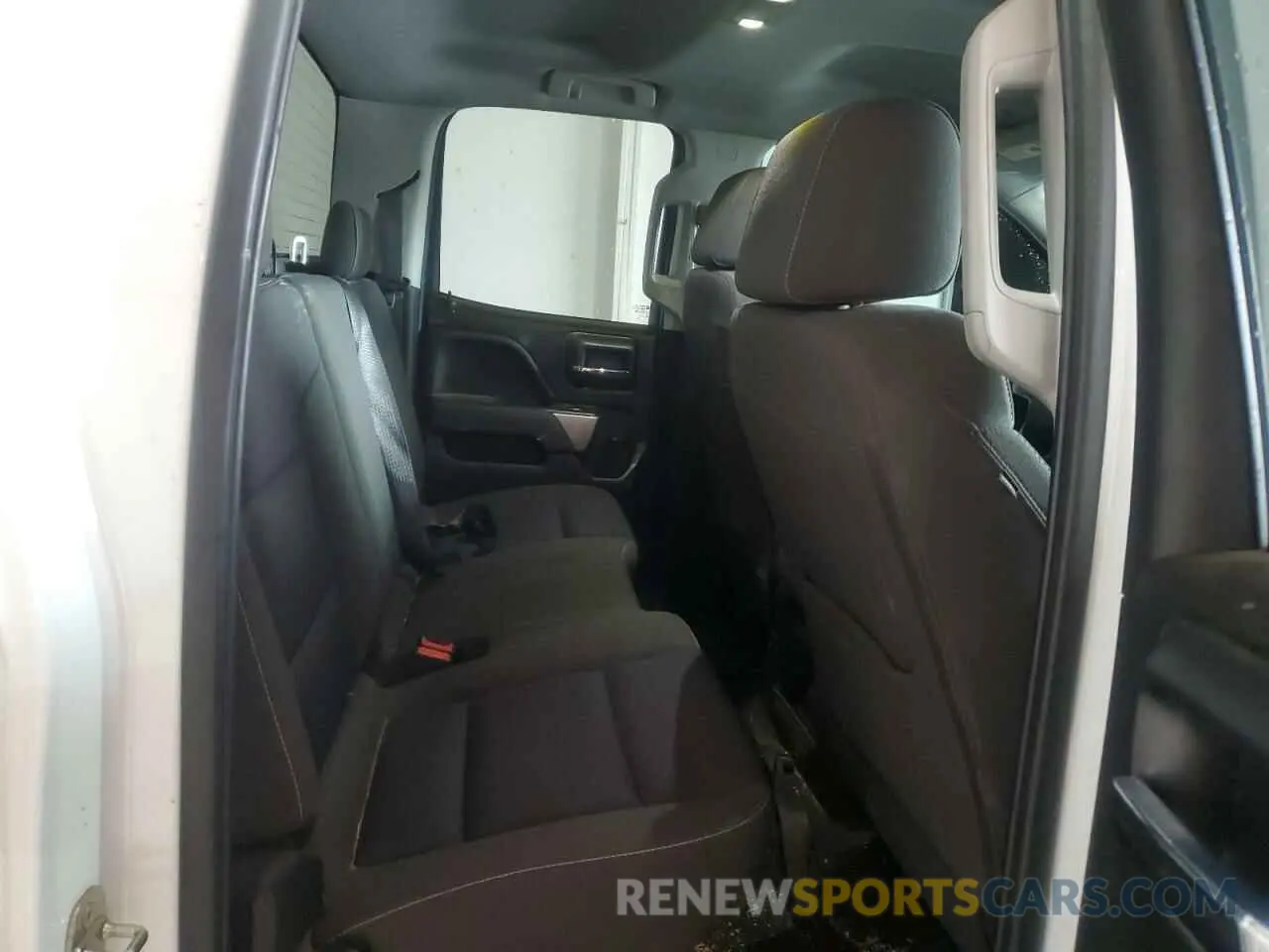 10 Photograph of a damaged car 2GCVKPEC7K1173419 CHEVROLET ALL Models 2019