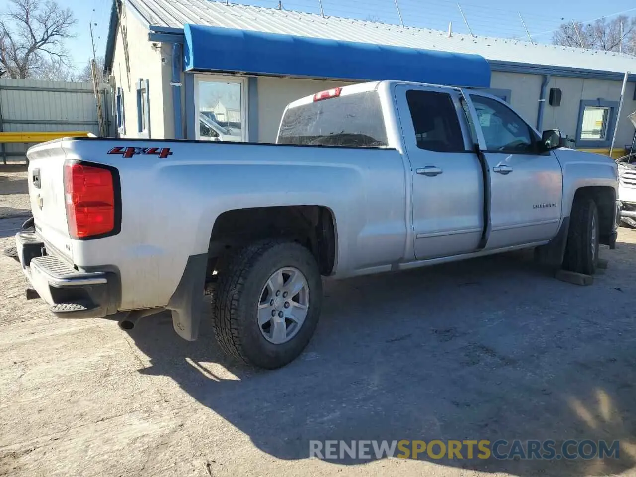 3 Photograph of a damaged car 2GCVKPEC8K1143281 CHEVROLET ALL Models 2019
