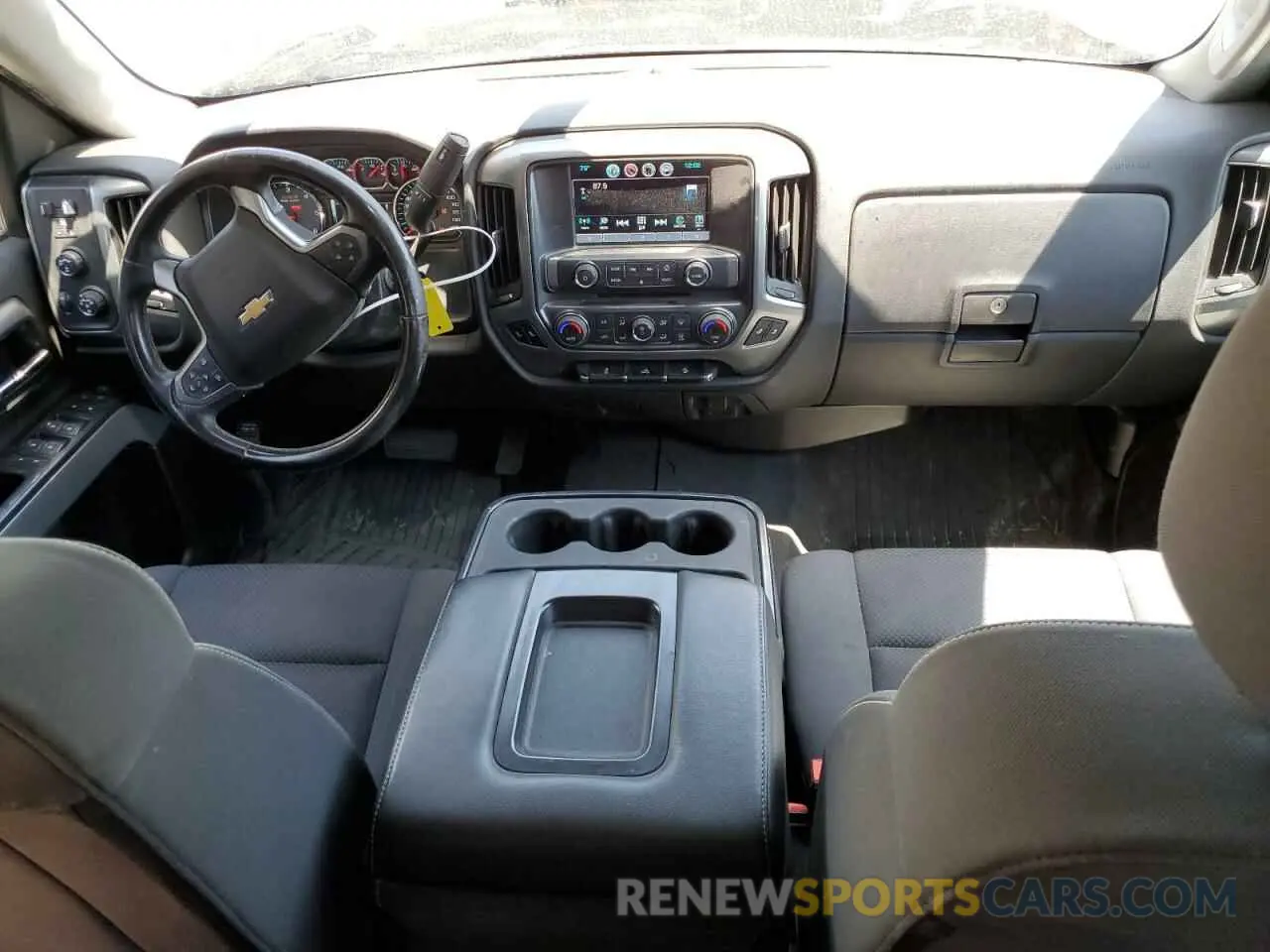 8 Photograph of a damaged car 2GCVKPEC9K1131155 CHEVROLET ALL Models 2019