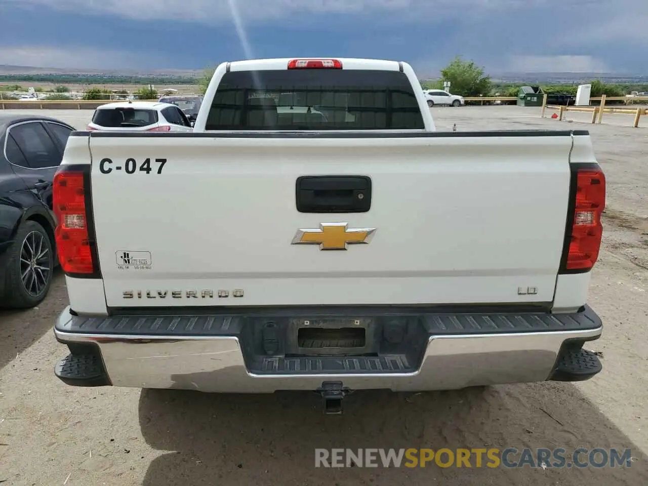 6 Photograph of a damaged car 2GCVKPEC9K1150286 CHEVROLET ALL Models 2019